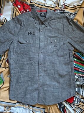 Harley Davidson gray button up shirt Large